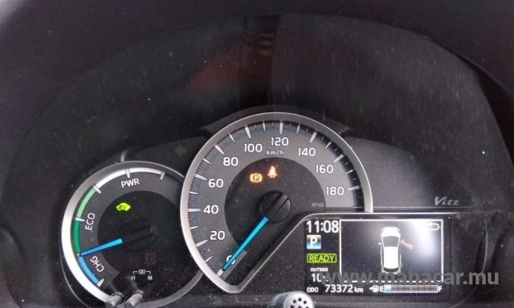2019 Toyota VITZ HYBRID F photo 7