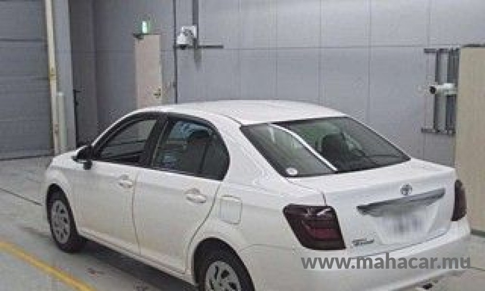2023 Toyota Corolla Axio photo 2