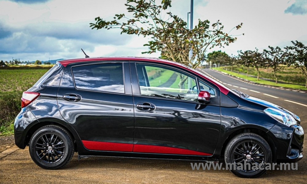 2019 Toyota Vitz photo 3