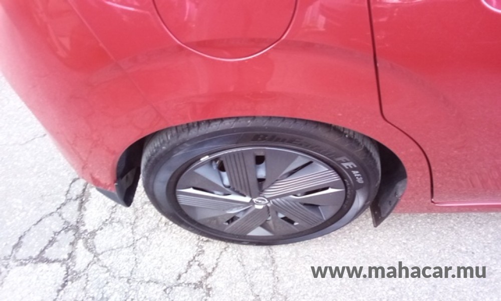2021 Nissan NOTE E-POWER photo 4