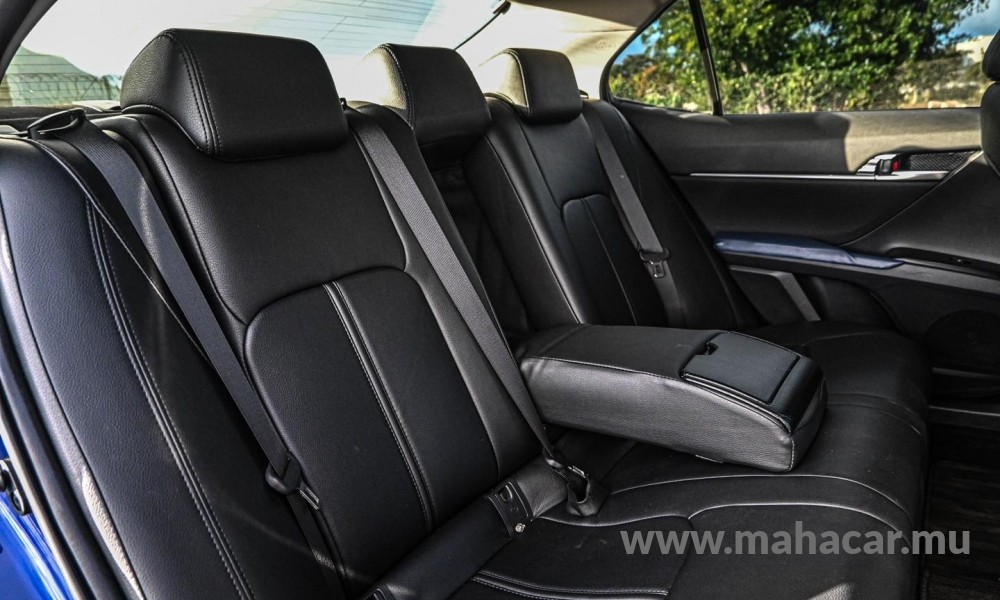 2019 Toyota Camry photo 14