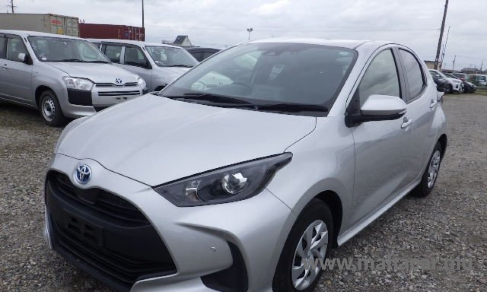 2021 Toyota Yaris Hybrid photo 3