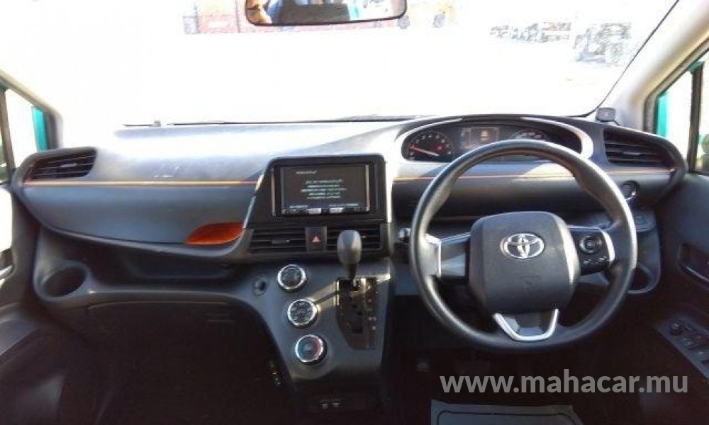 2021 Toyota Sienta photo 5