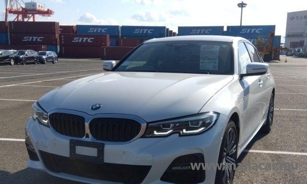 2021 BMW 330e, White