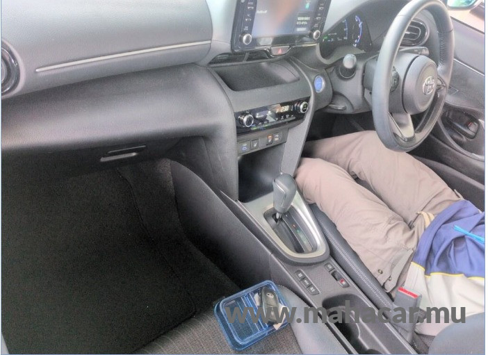 2023 Toyota Yaris Cross Hybrid photo 5