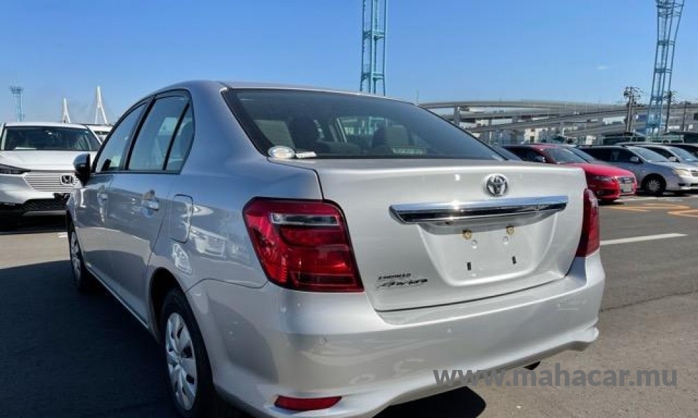 2019 Toyota Corolla Axio photo 5