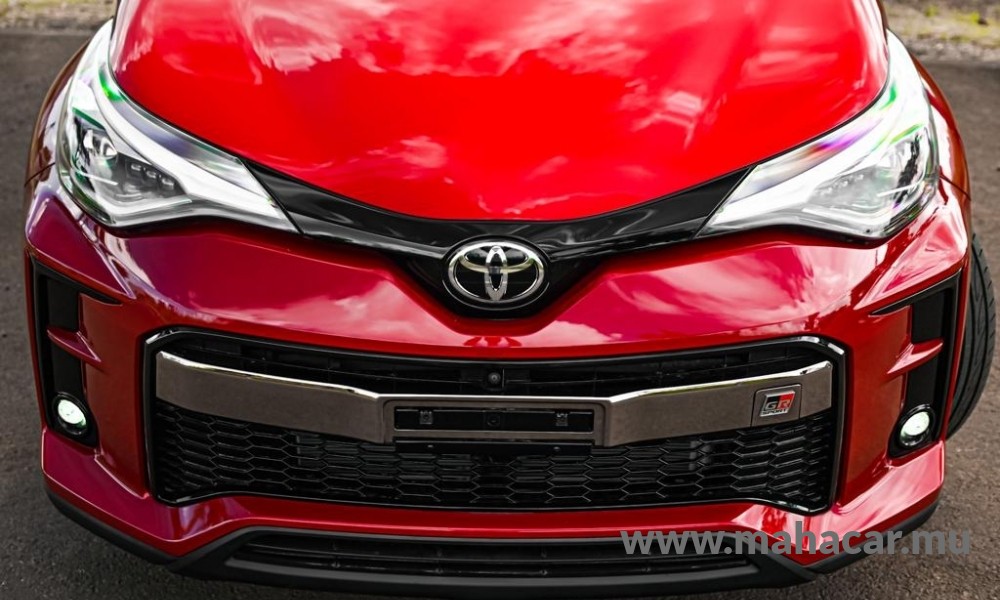 2019 Toyota CHR HYBRID photo 5