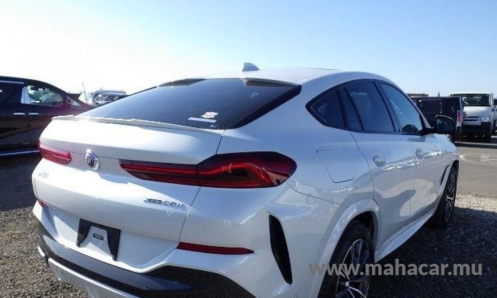 2022 BMW X 6 photo 2