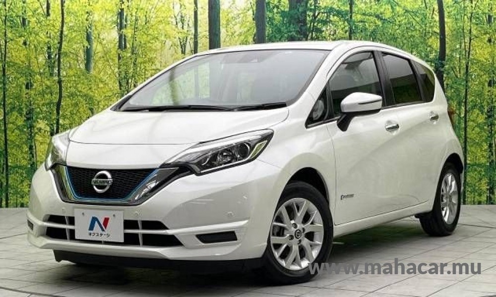 2020 Nissan NOTE E-POWER photo 6