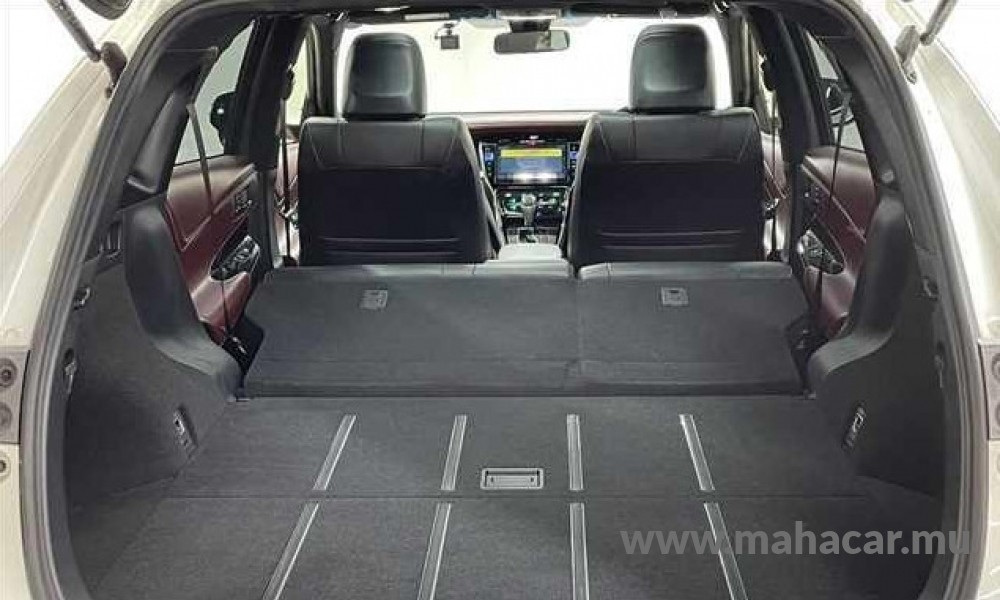2020 Toyota Harrier photo 4