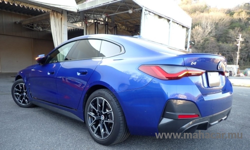 2022 BMW i4 photo 2
