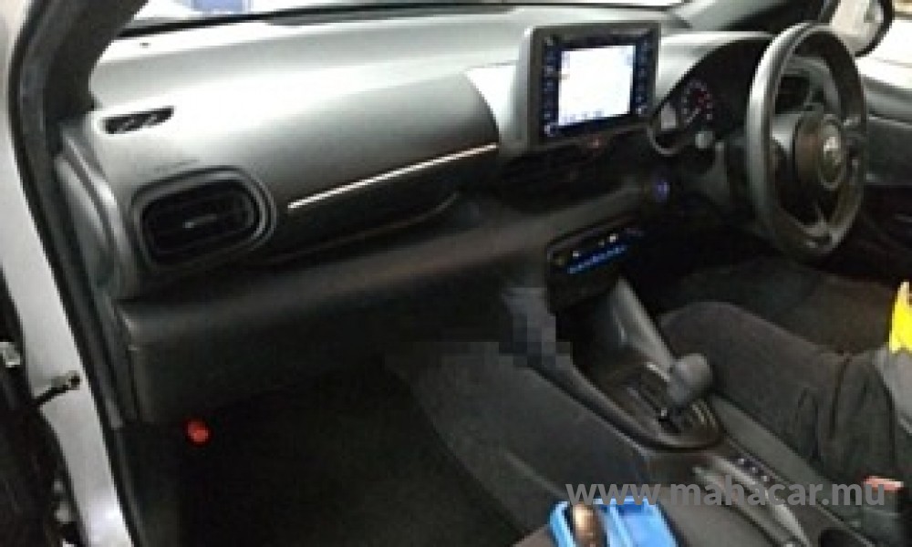 2021 Toyota Yaris Hybrid photo 4