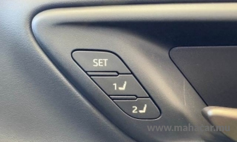 2023 Toyota Crown photo 13