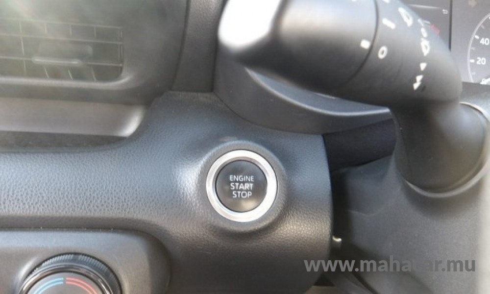 2023 Toyota Yaris photo 4