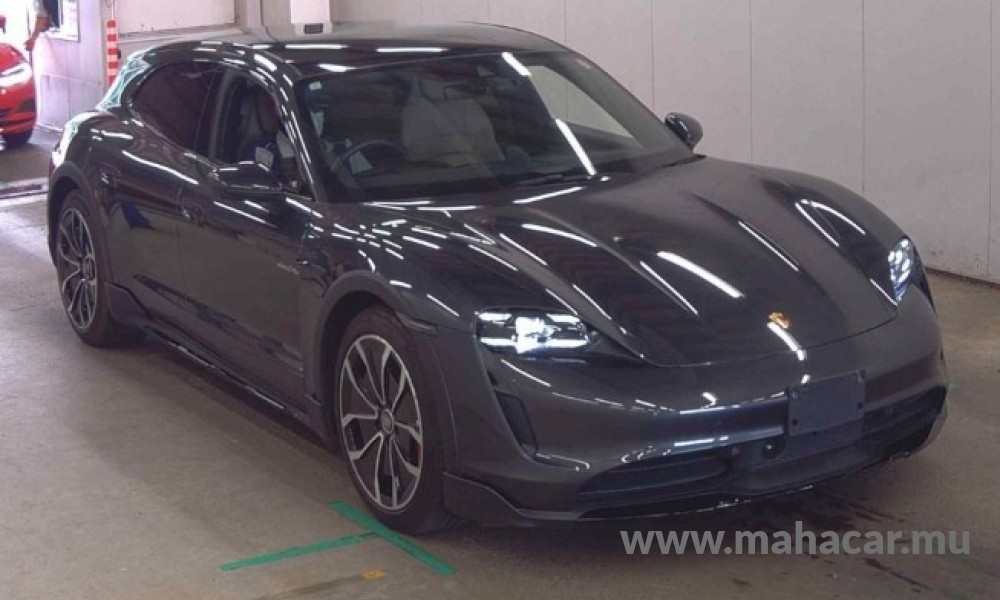 2023 Porsche Taycan photo 2