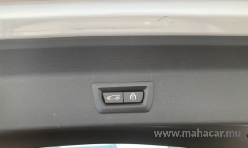 2022 BMW iX3 photo 9