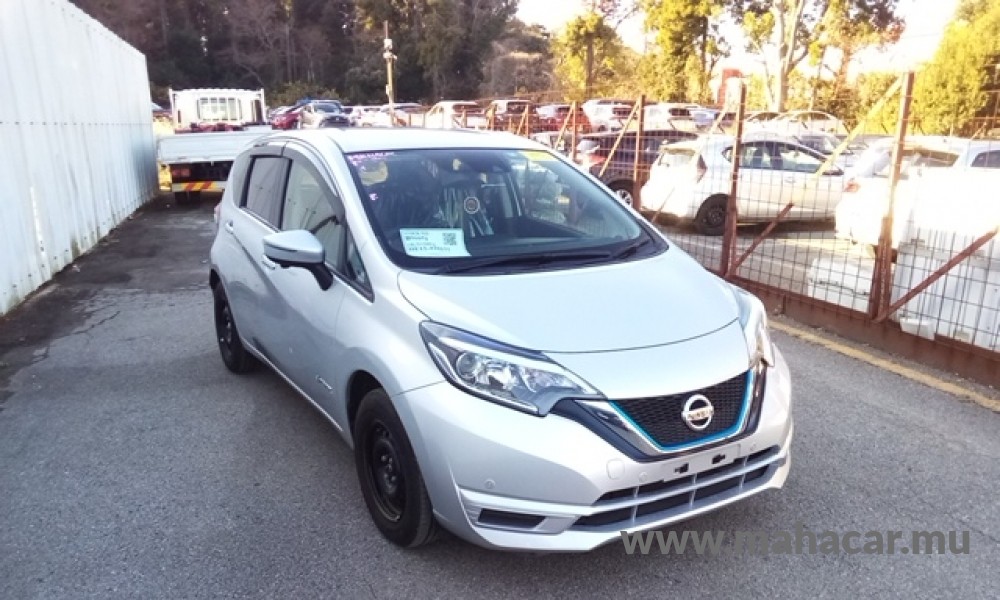 2020 Nissan NOTE E-POWER photo 4