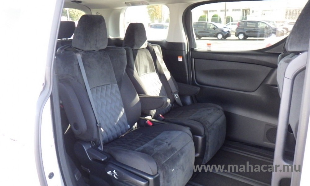 2022 Toyota Alphard photo 8