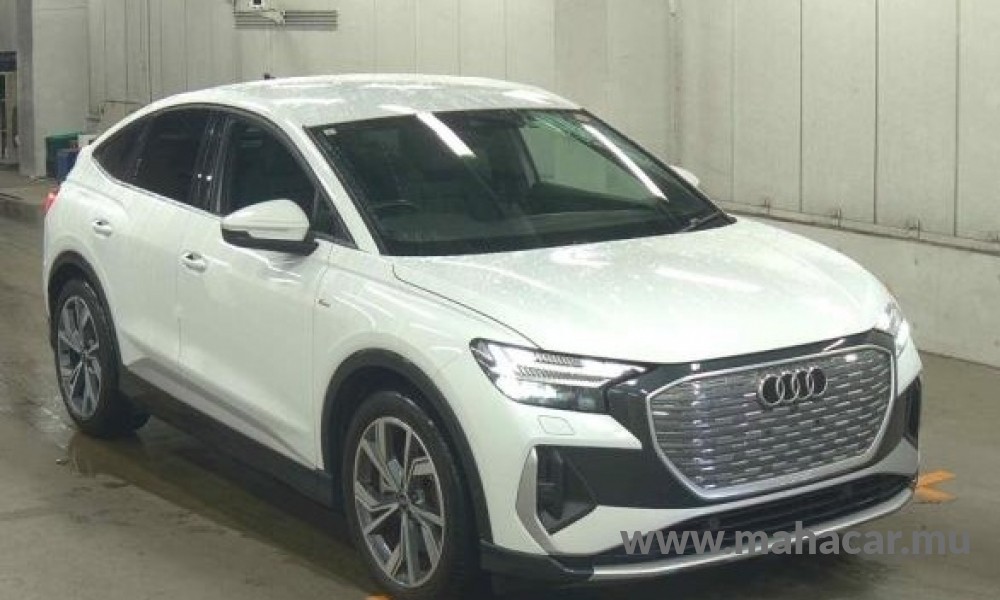 2023 AUDI Q4 photo 2