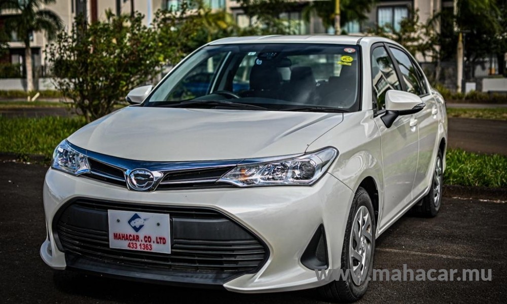2019 Toyota Corolla Axio photo 2