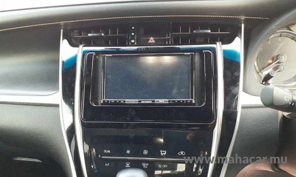 2020 Toyota Harrier photo 10