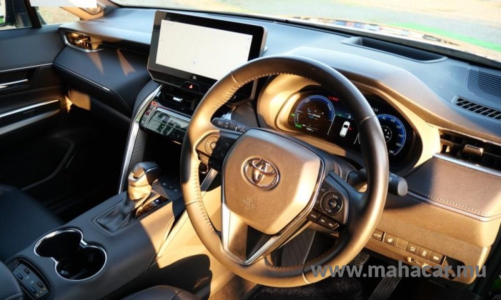 2023 Toyota Harrier photo 6