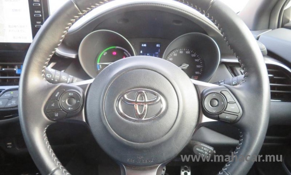 2020 Toyota CHR HYBRID photo 8