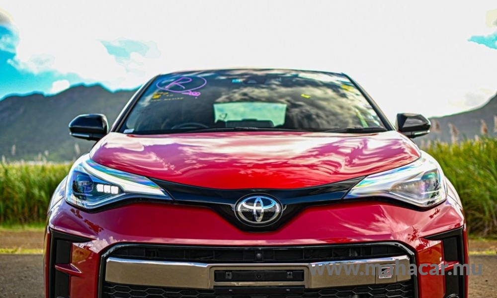 2019 Toyota CHR HYBRID, Red