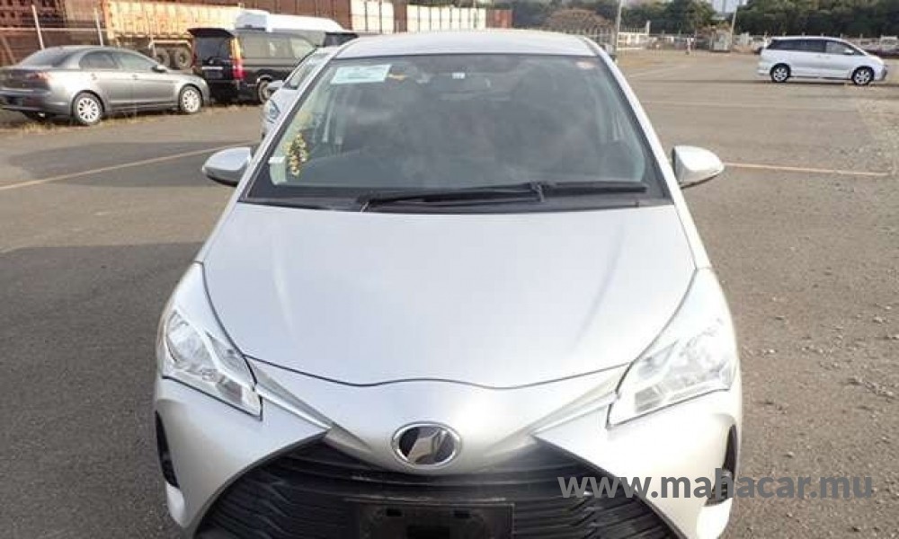 2019 Toyota Vitz photo 4