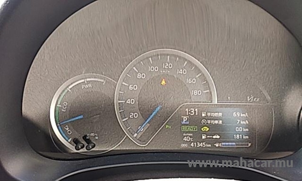 2019 Toyota VITZ HYBRID F photo 13