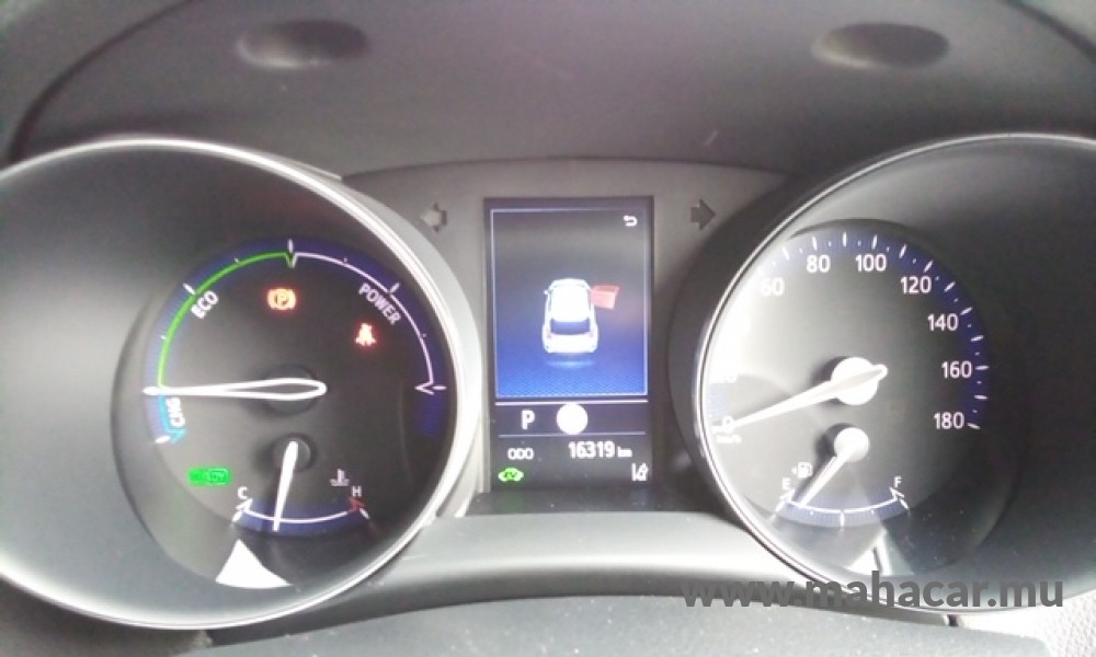 2022 Toyota CHR HYBRID photo 8