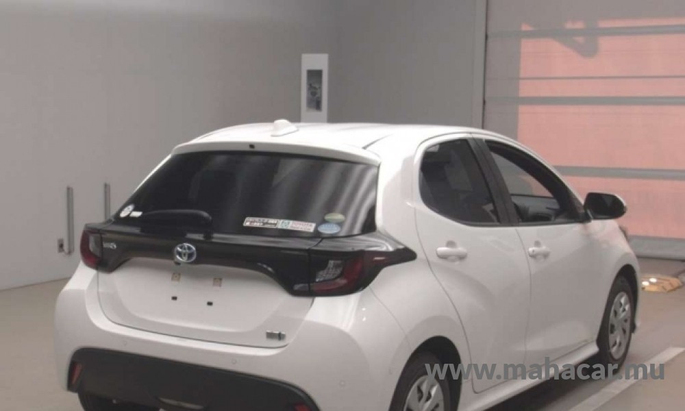 2021 Toyota Yaris photo 2
