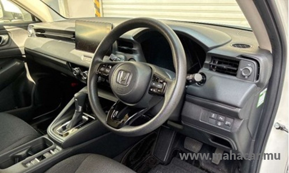 2023 Honda Vezel X Hybrid photo 3