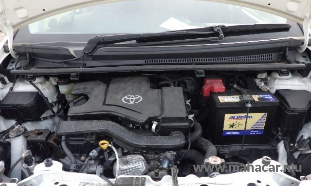2019 Toyota Vitz photo 13