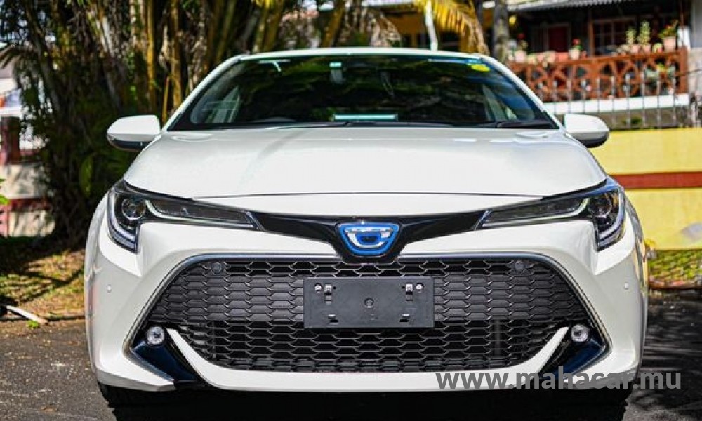 2020 Toyota Corolla photo 2