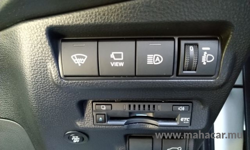 2023 Toyota COROLLA CROSS photo 18
