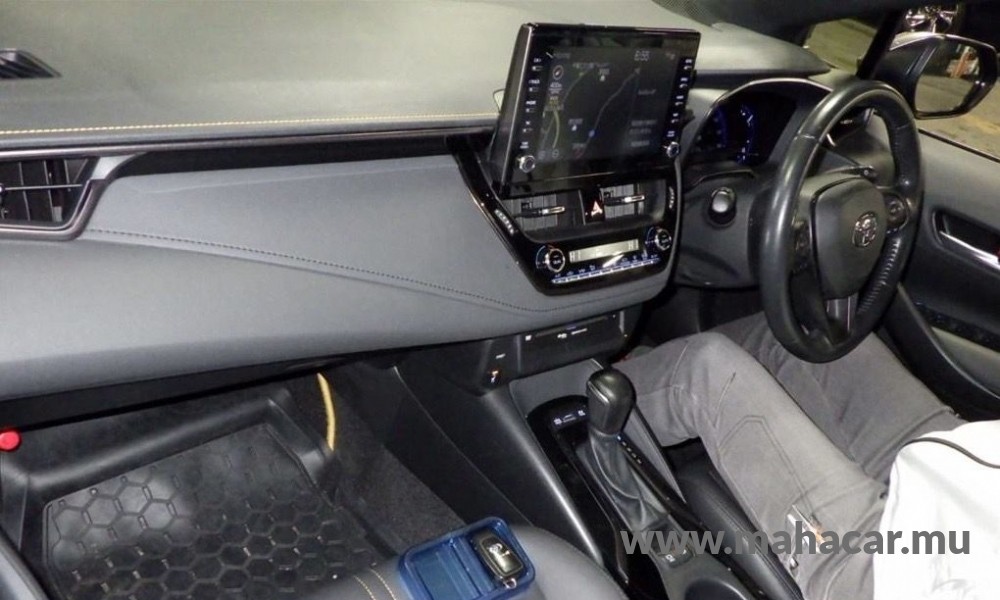 2022 Toyota COROLLA SPORT photo 3