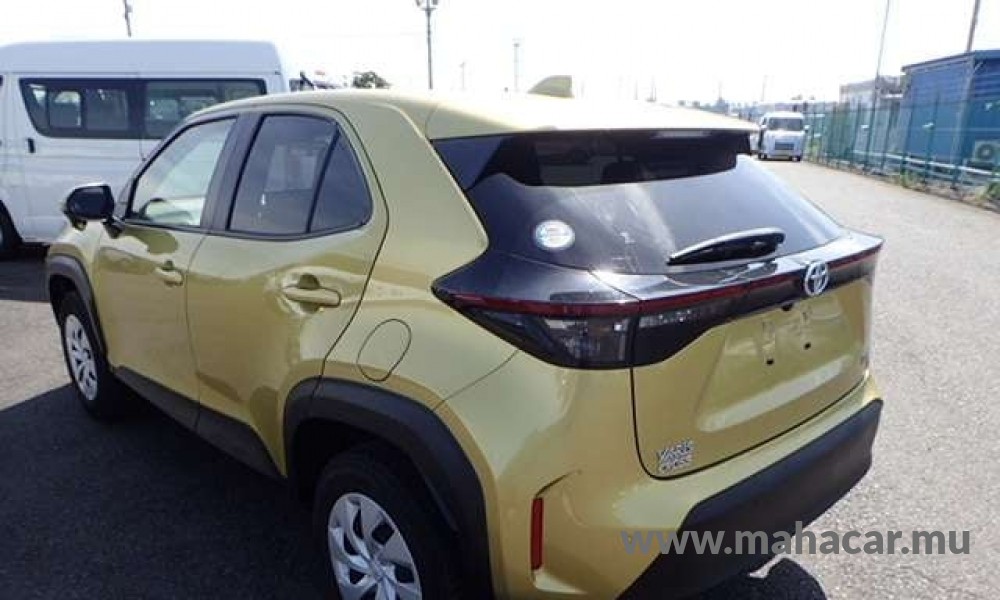 2022 Toyota Yaris Cross Hybrid photo 2