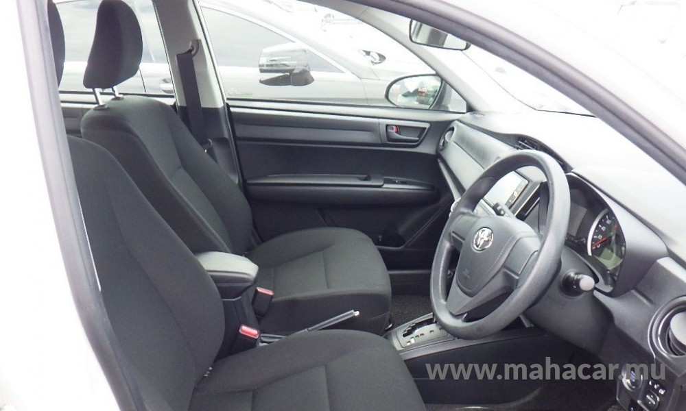 2020 Toyota Corolla Axio photo 5
