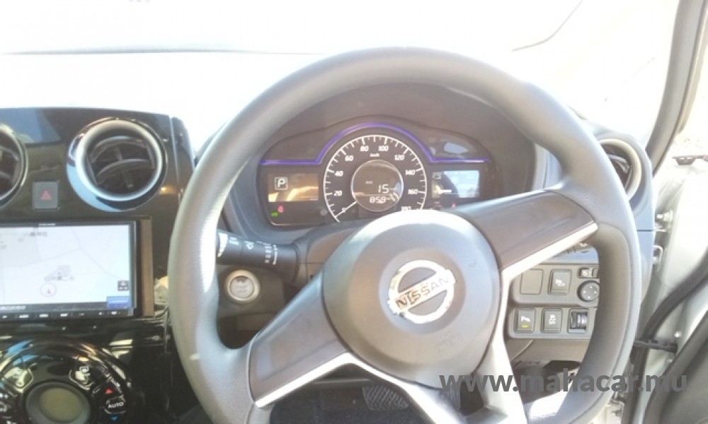 2020 Nissan NOTE E-POWER photo 7