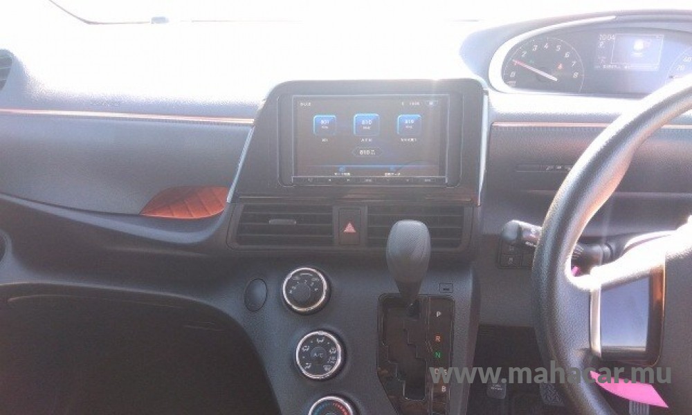 2022 Toyota Sienta photo 5