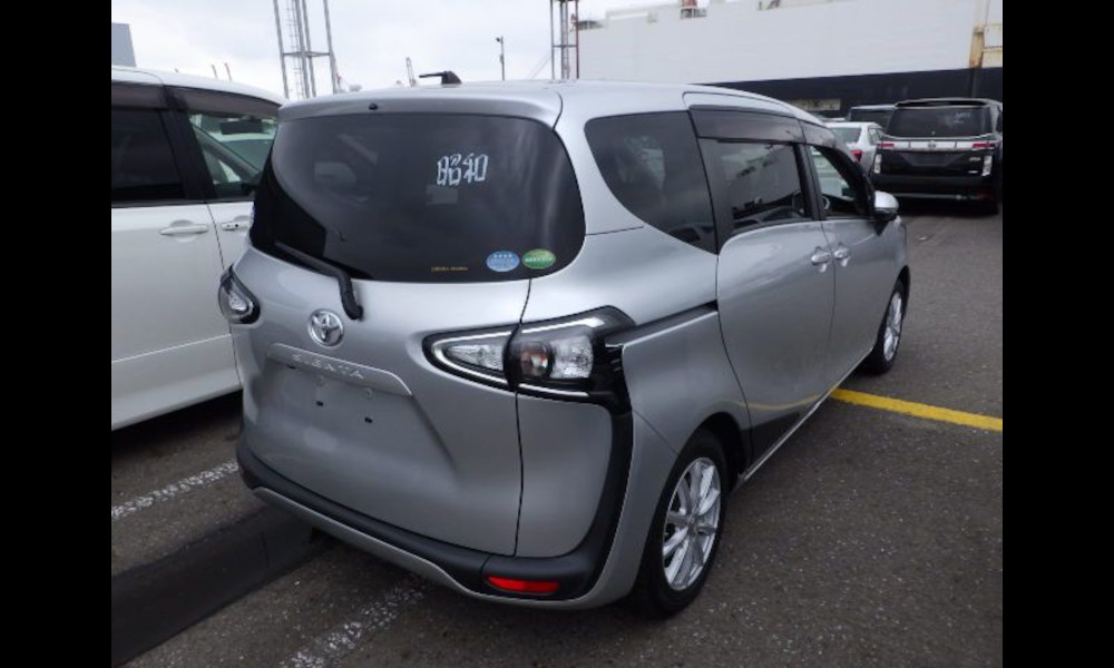 2019 Toyota Sienta, Silver