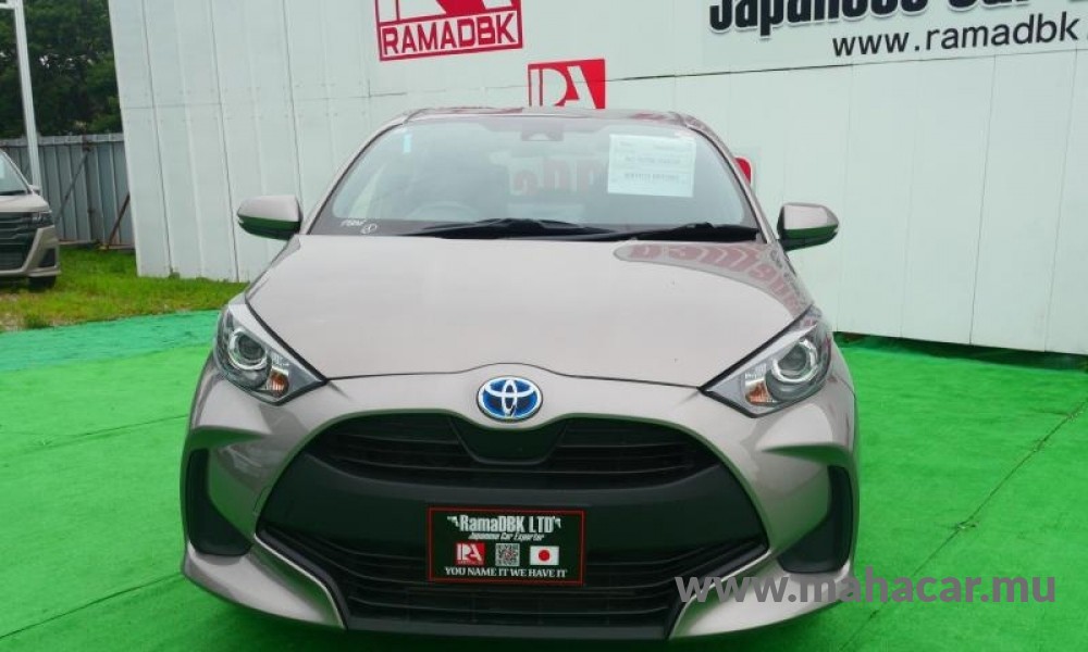 2023 Toyota Yaris Hybrid photo 3