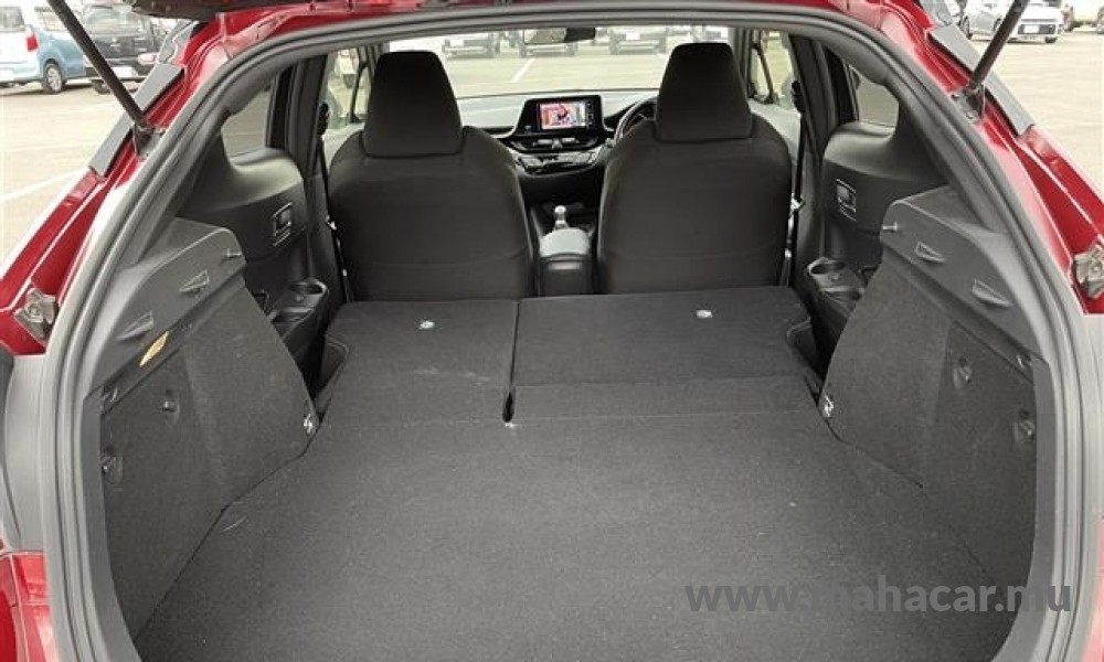 2019 Toyota CHR HYBRID photo 5