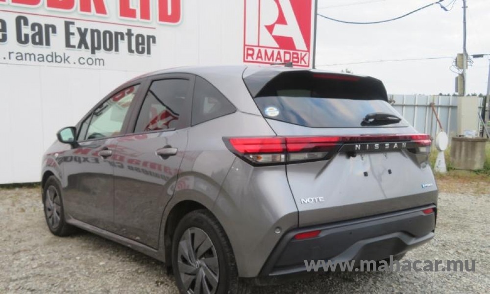 2022 Nissan NOTE E-POWER photo 3