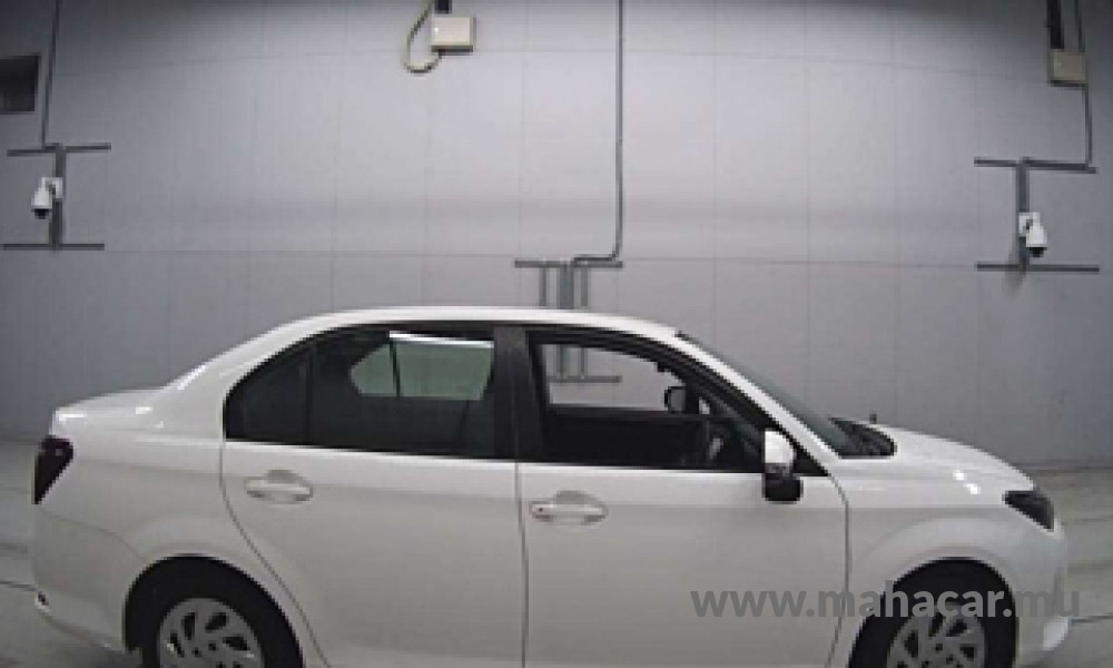 2023 Toyota Corolla Axio photo 3