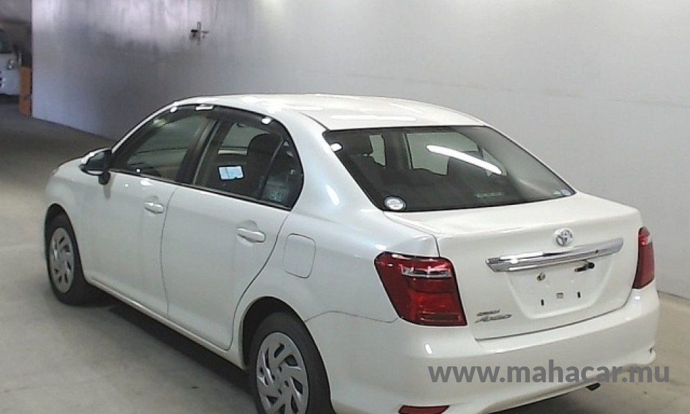 2019 Toyota Corolla Axio photo 2
