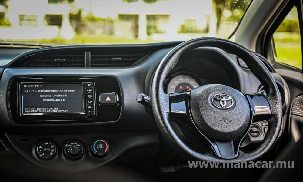 2019 Toyota Vitz photo 4