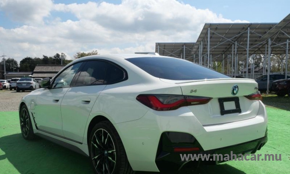 2022 BMW i4 photo 2
