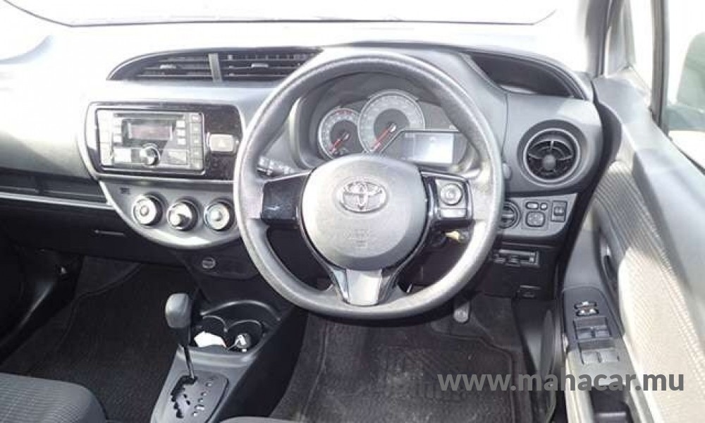 2019 Toyota Vitz photo 12
